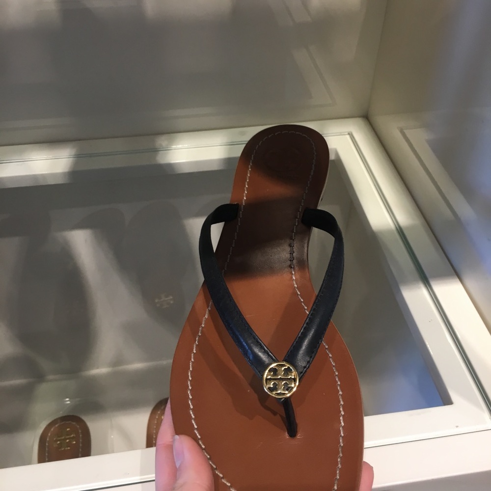 NEW Tory Burch Terra Flip Flops black - Picture 4 of 8